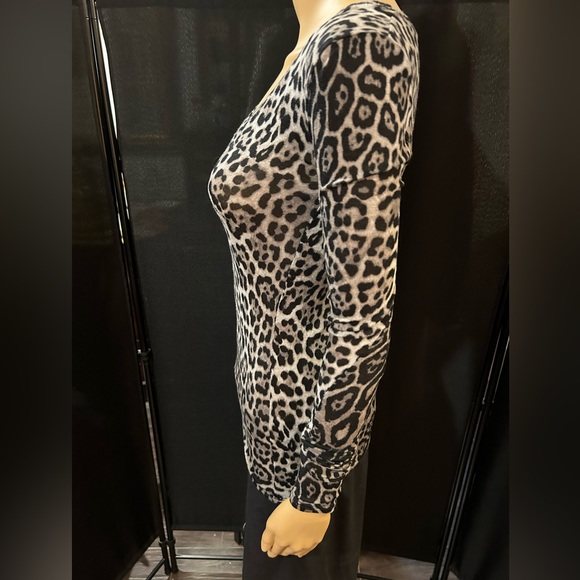 BCBGMAXAZRIA animal print shirt. Sz small - Picture 2 of 5